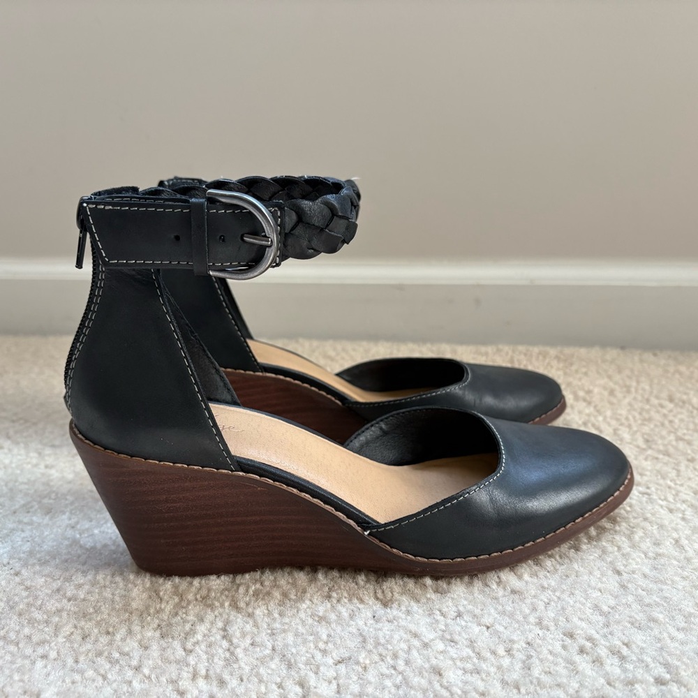 Crown Vintage wedges
